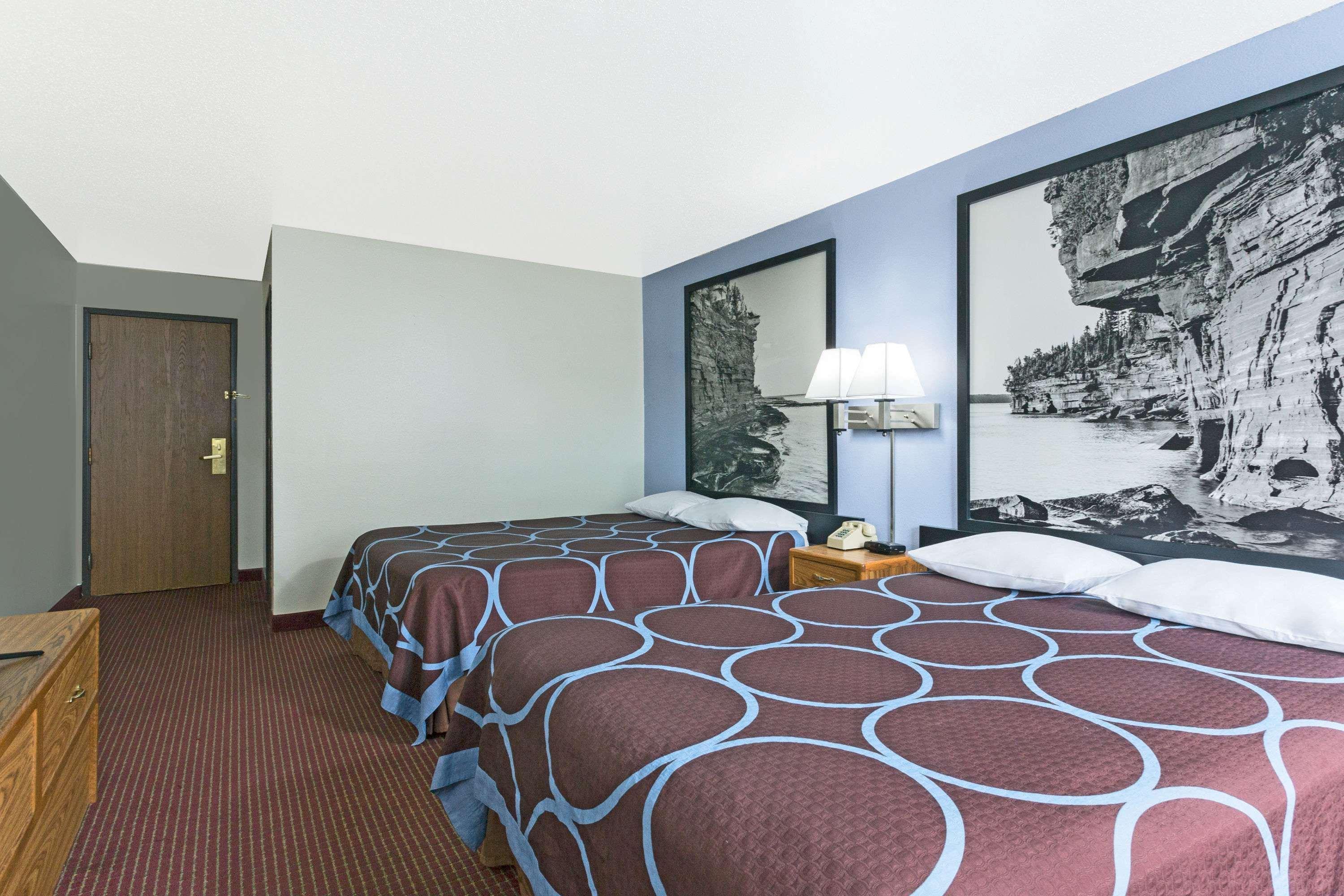 Super 8 By Wyndham Wisconsin Dells Exterior foto