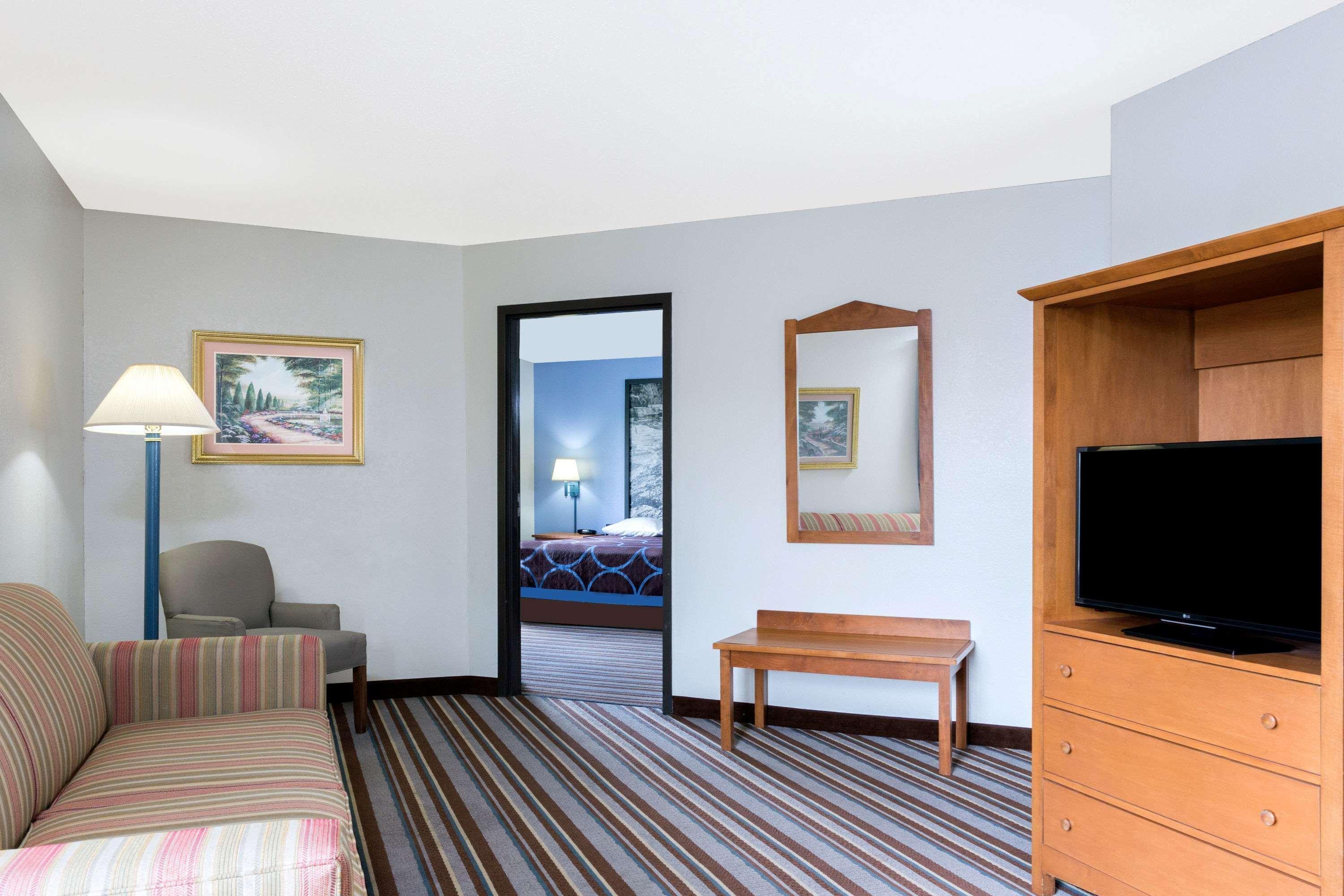Super 8 By Wyndham Wisconsin Dells Exterior foto