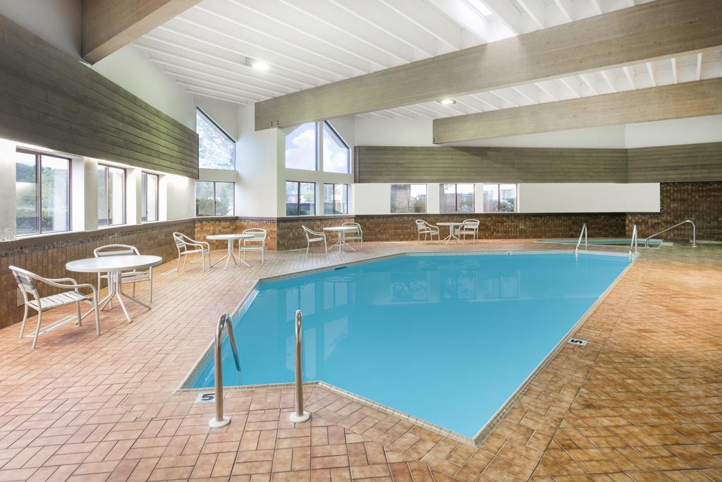 Super 8 By Wyndham Wisconsin Dells Exterior foto